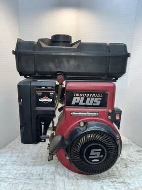 133412 Briggs & Stratton And 1998 Industrial Plus 5 Hp Engine Runs Good No Smoke Or Noises