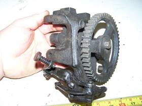 Zaa37a Fairbanks Morse 1 1/2 And 2hp Z Governor Bracket Hit Miss Engine Magneto Oiler Zaa37a Fairbanks Morse 1 1/2 And 2hp Z Governor Bracket Hit Miss Engine Magneto Oiler