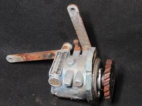 Gd231-v4912 Hoof Products Co. Model Engine Governor 2 Cylinder Hercules