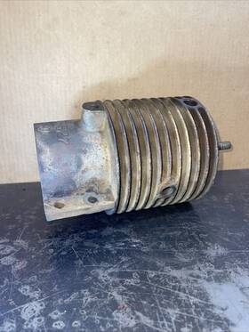 G6527 Ihc Antique Aircooled Tom Thumb Cylinder Hit Miss Engine Parts