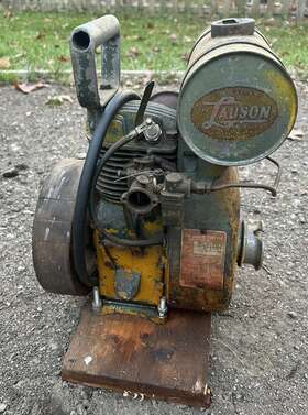 Rsh-782 Lauson Vintage Rare 4 Cycle The Engine Wood Wheel Moves Free Untested