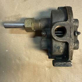 Lobee 12-65-050 #12-65-050 Brass Body Pump 3/4 Inch Ntp. 5/5 Shaft Spins Free. Good Zerks