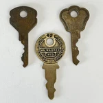 Vintage Briggs & Stratton Brass Keys Lot Of Milwaukee Wisconsin Usa 1930S 50S. Fixed Price $18.00.